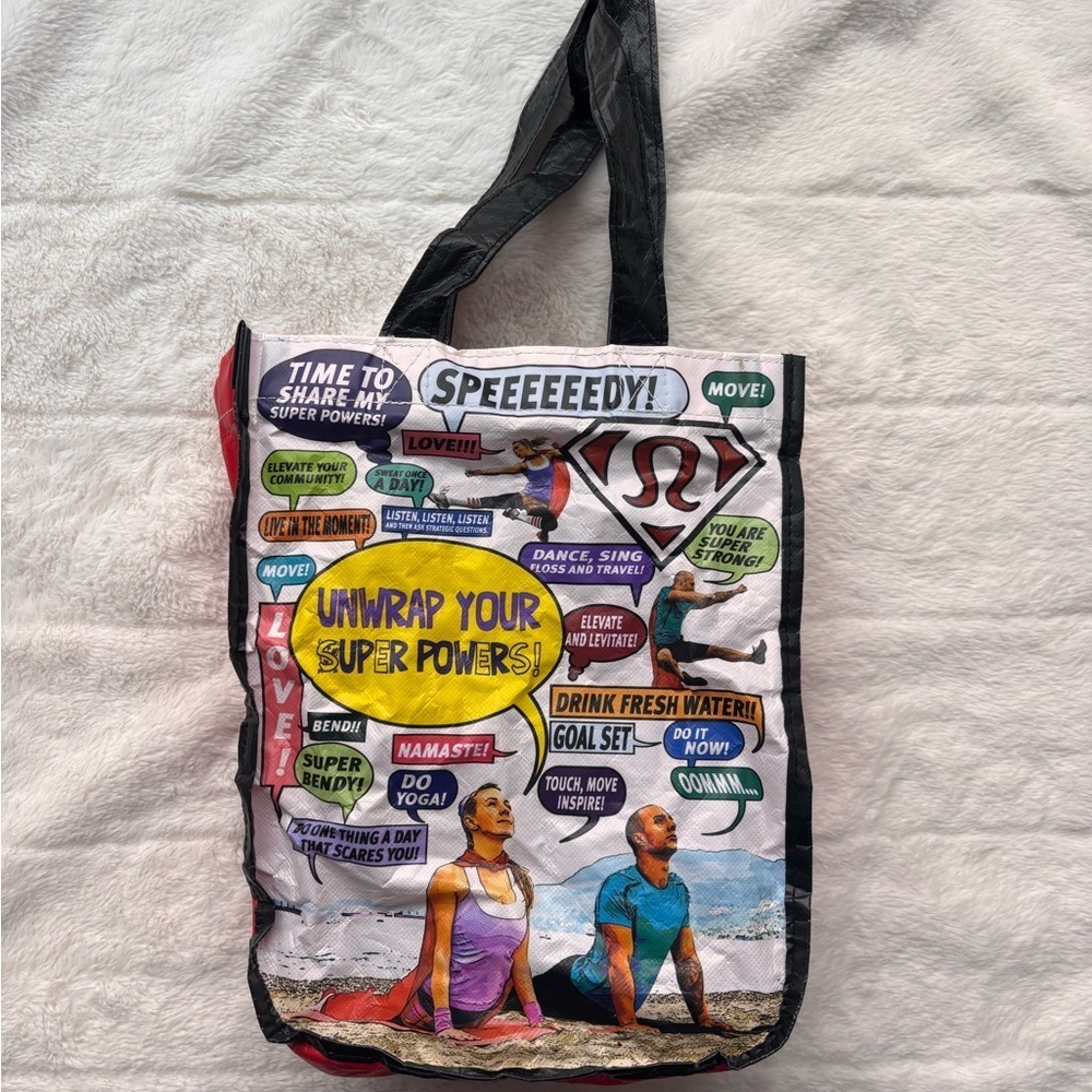 Lululemon "Unwrap Your Super Powers" Comic Book Lunch Bag Tote Zipper Closure